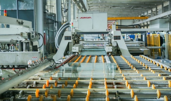 Qingdao Shinerising Glass Co., Ltd linea di produzione in fabbrica