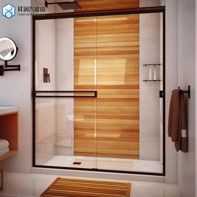 Porta del bagno in vetro a fiocco senza cornice con strati stratificati e tecnica del pannello doccia