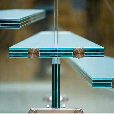 Sistema di vetro laminato temperato per edifici commerciali