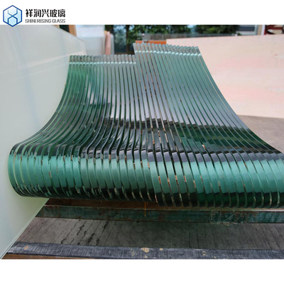 Rifugio per autobus in vetro temperato da 10 mm a 12 mm a Qingdao con opzioni pieghevoli e dispiegate