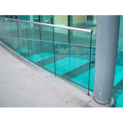 Flat Polished Edge 6mm Fassata dei mobili Vetro rinforzato per richiesta personalizzata