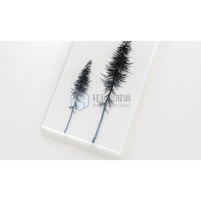 Vetro decorativo temperato ribbed Reeded Wave Fluted su misura per il pannello di vetro a modello