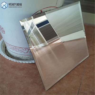 Vetro rotondo specchiato d'argento personalizzato per la fabbricazione di bagni a Qingdao
