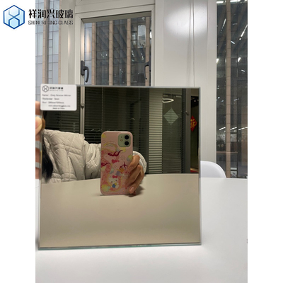 Prodotto principale Specchio colorato in vetro a disegno Mobile per la casa intelligente Specchio per il bagno a LED
