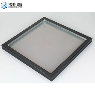 Vetro isolato per facciate con rivestimento a bassa E e tecnica Igcc