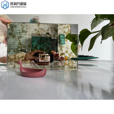 Specchi di vetro antico con certificazione ISO