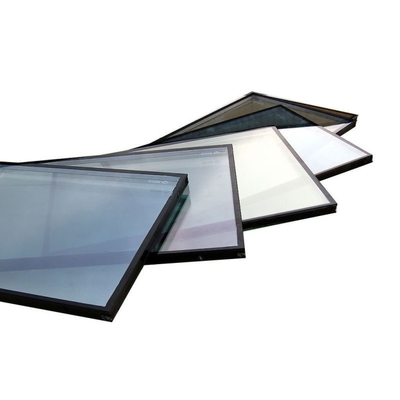 Porta divisoria per edifici commerciali Tempered Low-E Double Glazing Glass isolante con persiane incorporate
