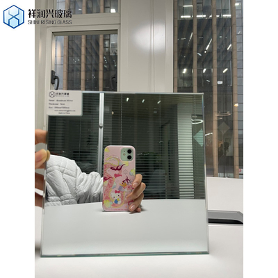 Richiesta personalizzata Multilayer Mirror Glass Wall Decor con effetto di estensione infinita