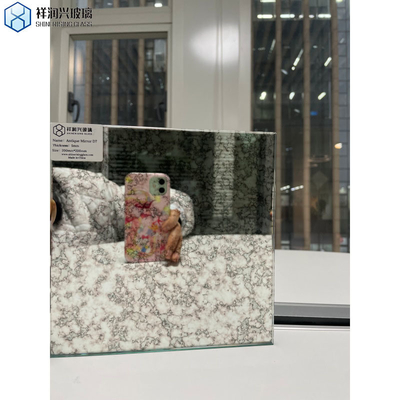 Decorazione colorata personalizzata Finitura argento Backsplash moderni con vetro specchio antico