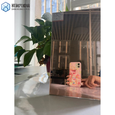 Vetro riflettente a basso contenuto di ferro 2 mm 3 mm 4 mm 5 mm 6 mm trasparente a galleggiamento colorato per edifici moderni