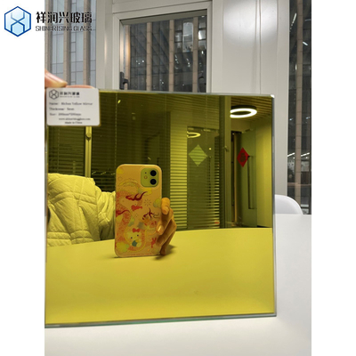 Specchio decorativo a vetro colorato con e diretto in domanda