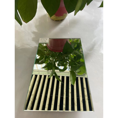 Taglio di pannelli murali di specchi di vetro decorativi lavorati con stile moderno e temperatura