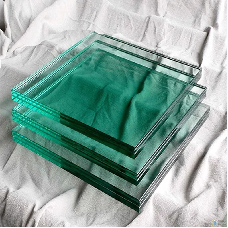Glass offre vetro stratificato da 8 mm con bordo lucidato piatto e vetro laminato temperato